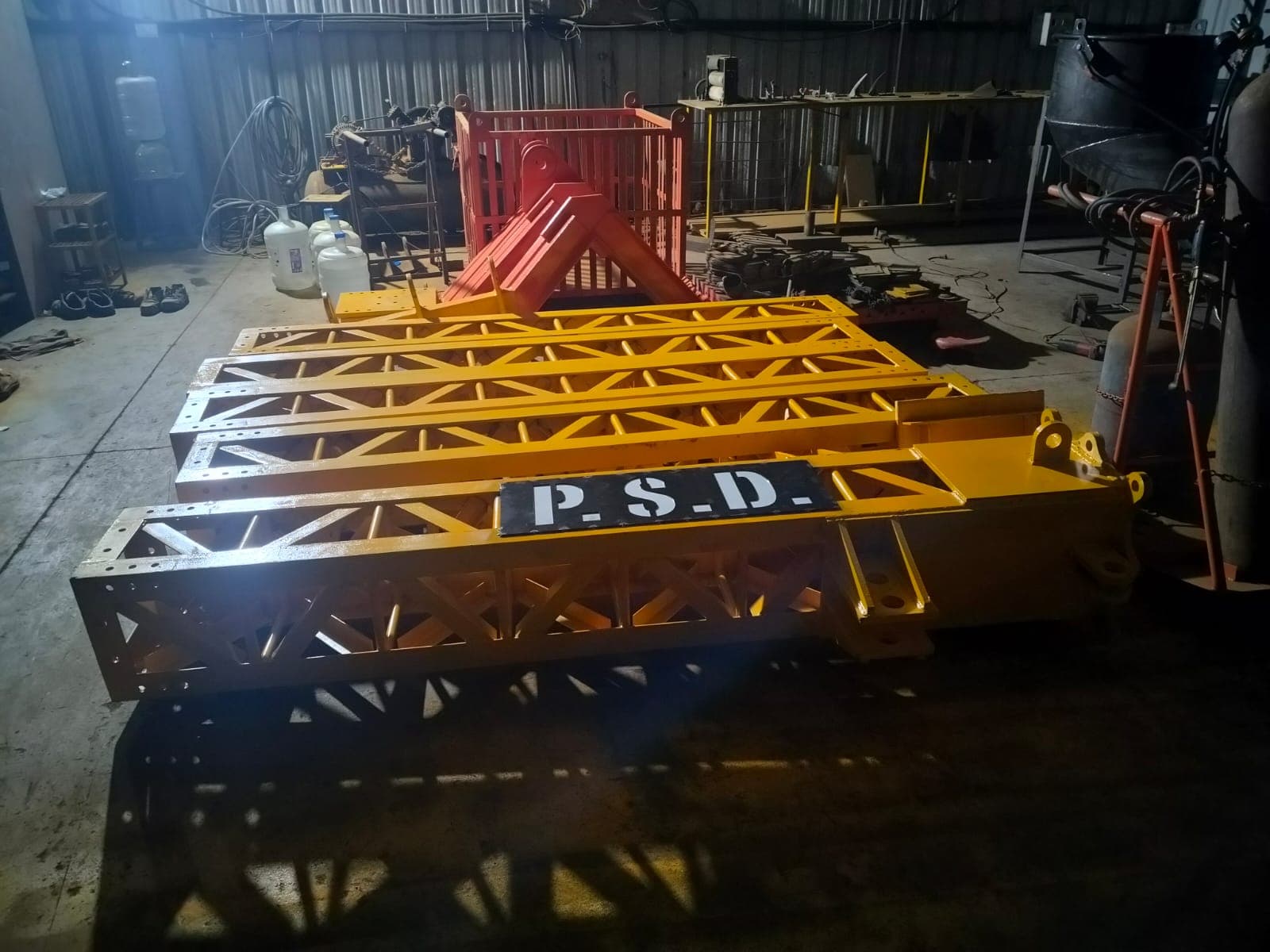 Heavy fabrication - concrete bucket and construction cage